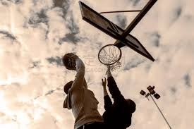 那些在赌城消失的“隐形人”：揭秘长居赌场酒店的职业玩家现状。（赌城里的隐形人：揭开常驻赌场酒店职业玩家的生存现状）